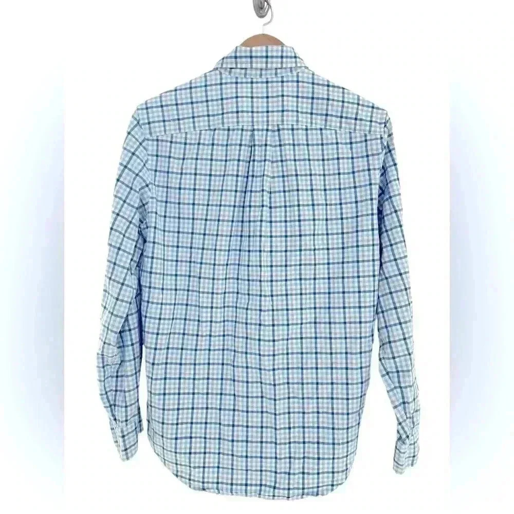 Vineyard Vines Men’s Classic Fit Tucker Shirt - Picture 2 of 5